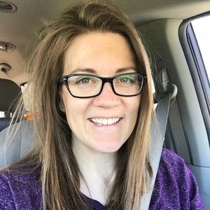 Meet your Posher, Elissa